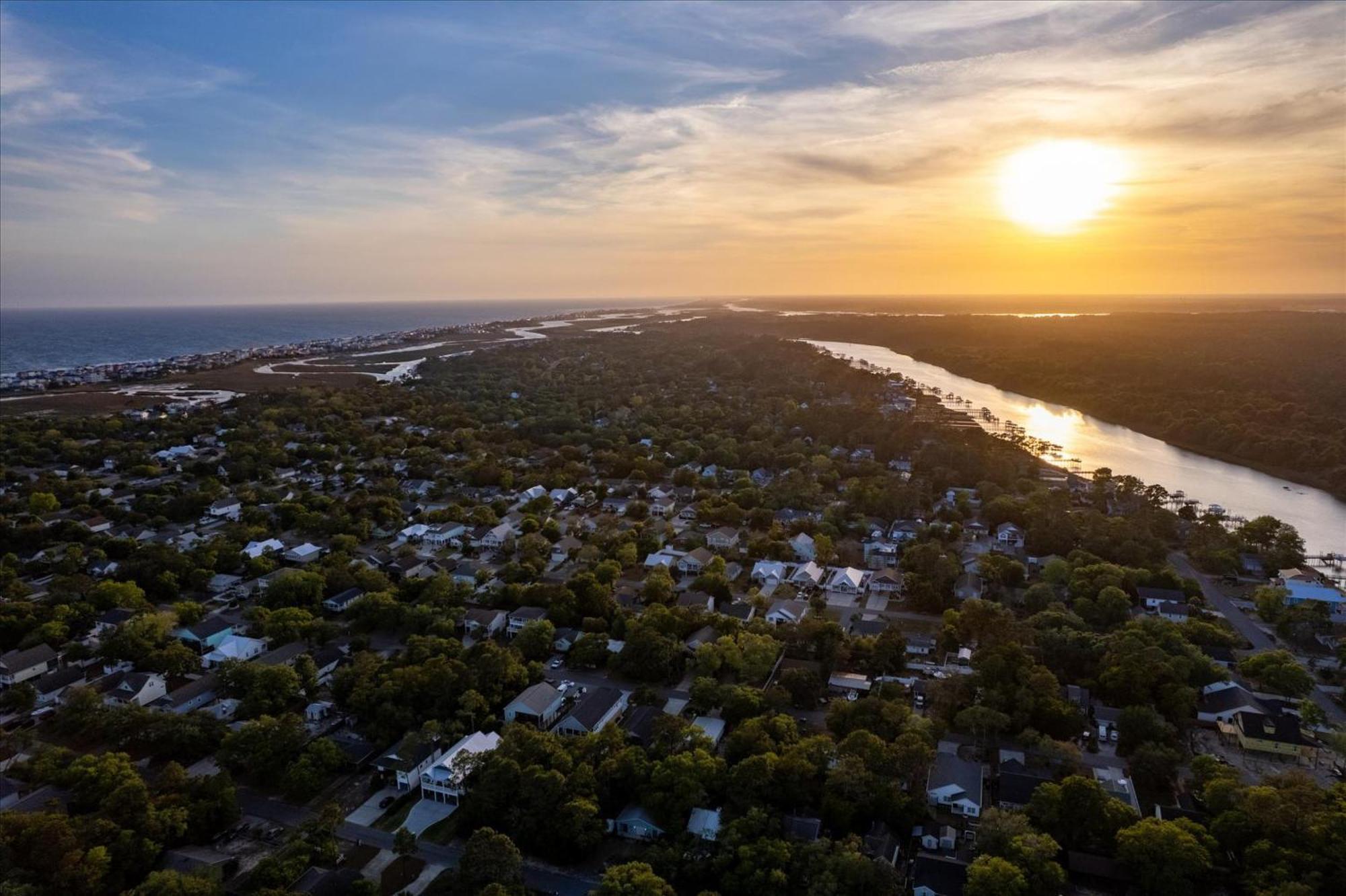 Modern Oak Island Escape 1 Mile To Long Beach! Kültér fotó